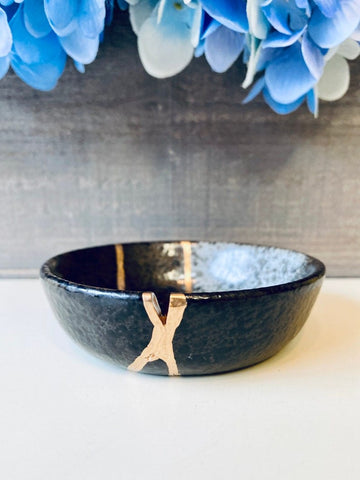 Kintsugi Repaired Black Stoneware Dish